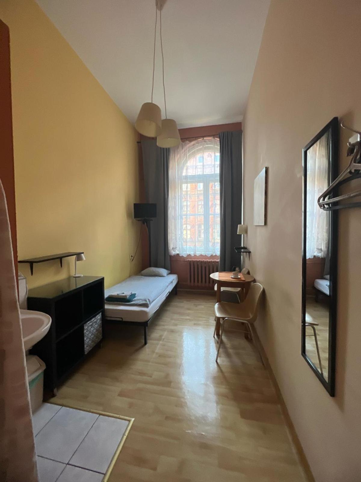 U Szermierzy Vandrerhjem Wrocław Eksteriør bilde